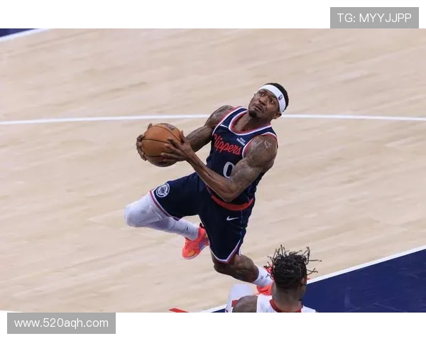 鲍威尔本赛季表现惊艳场均245分三项命中率均超四成